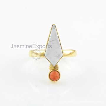 Anillo de oro blanco de 18k Howlite, anillo coralino hermoso de la piedra preciosa